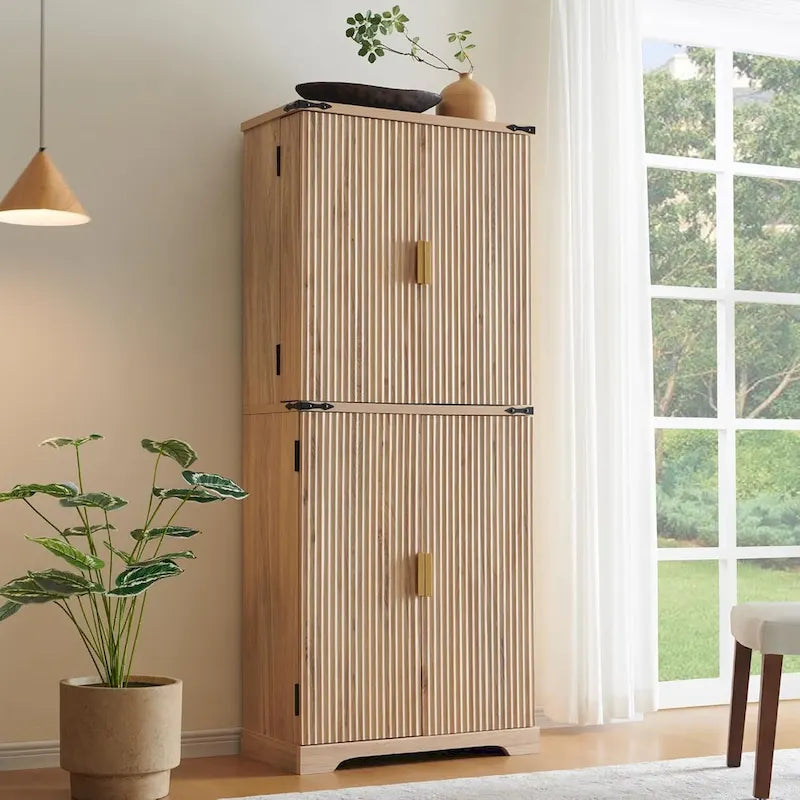 Meuble de rangement à provisions cannelé de 183 cm de haut avec 4 portes, étagères réglables et poignées dorées