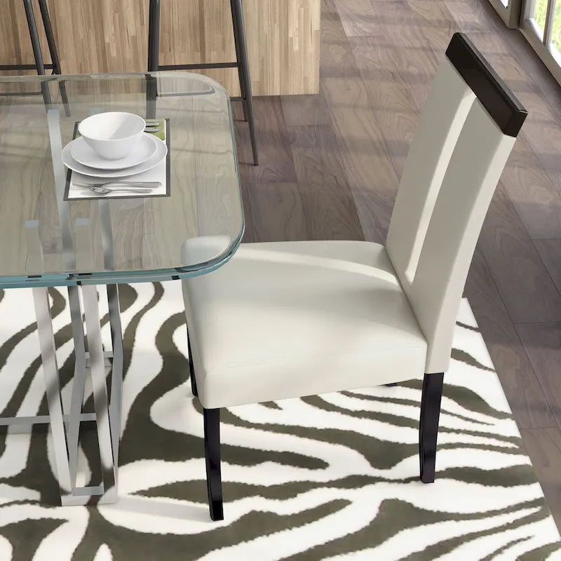 Chaise de salle à manger moderne, rembourrée blanche avec dossier ajouré et cadre noir