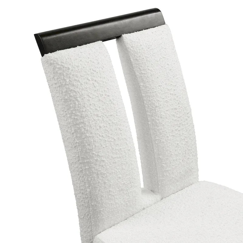 Chaise de salle à manger moderne, rembourrée blanche avec dossier ajouré et cadre noir