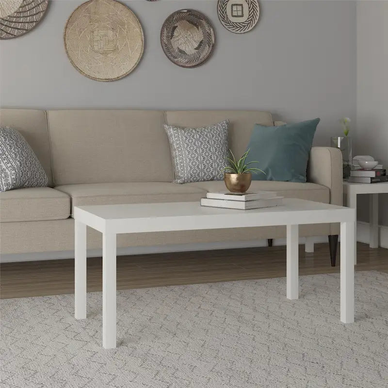 Table basse rectangulaire minimaliste avec finition grain de bois et pieds blocs