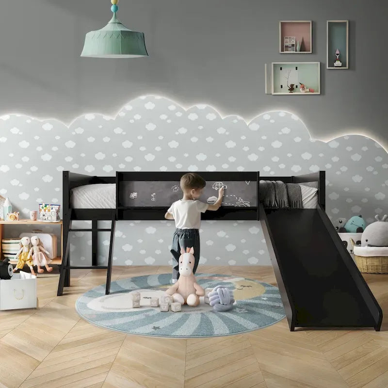 Lit mezzanine bas pour enfants avec toboggan, échelle et tableau noir