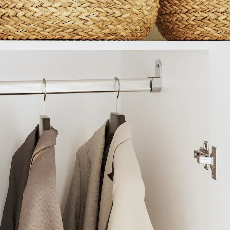 Grande armoire 4 portes avec tringles et étagères – Charnières à fermeture douce